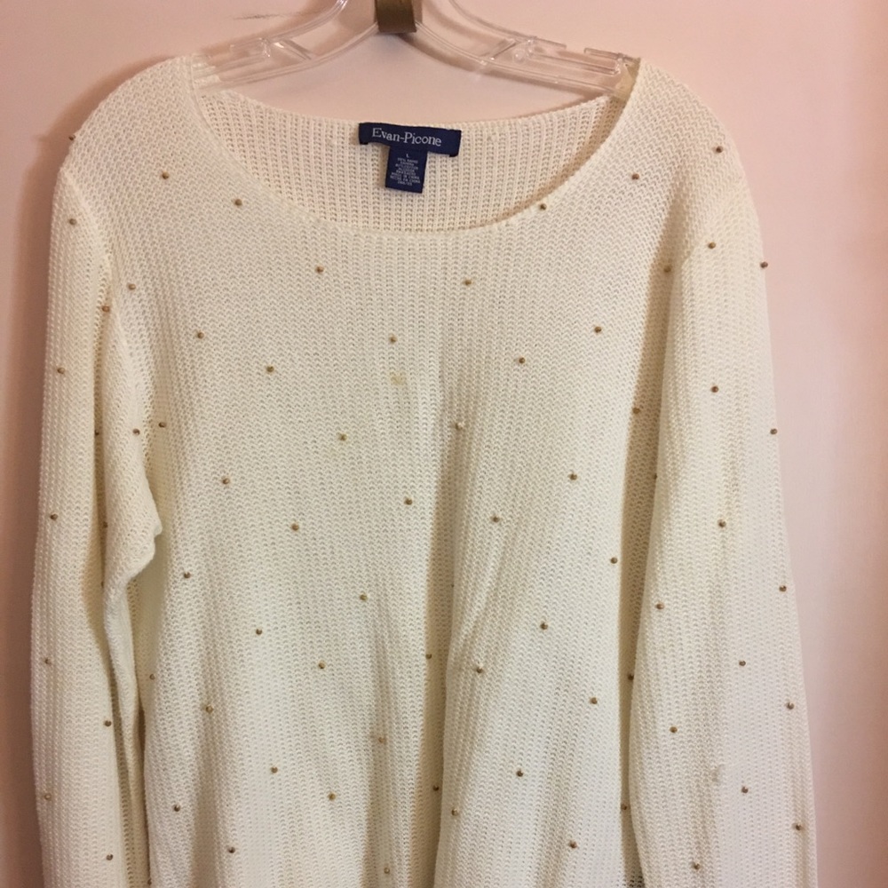 Long sleeves light material sweater